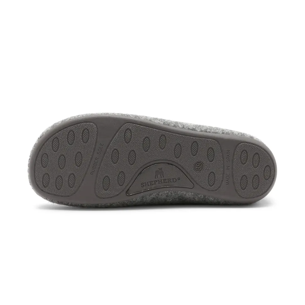 Ester wool slippers