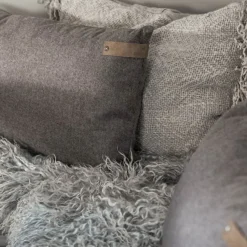 Tina cushion