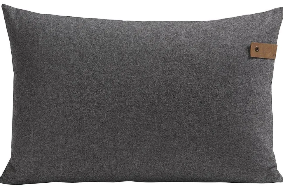 Tina cushion